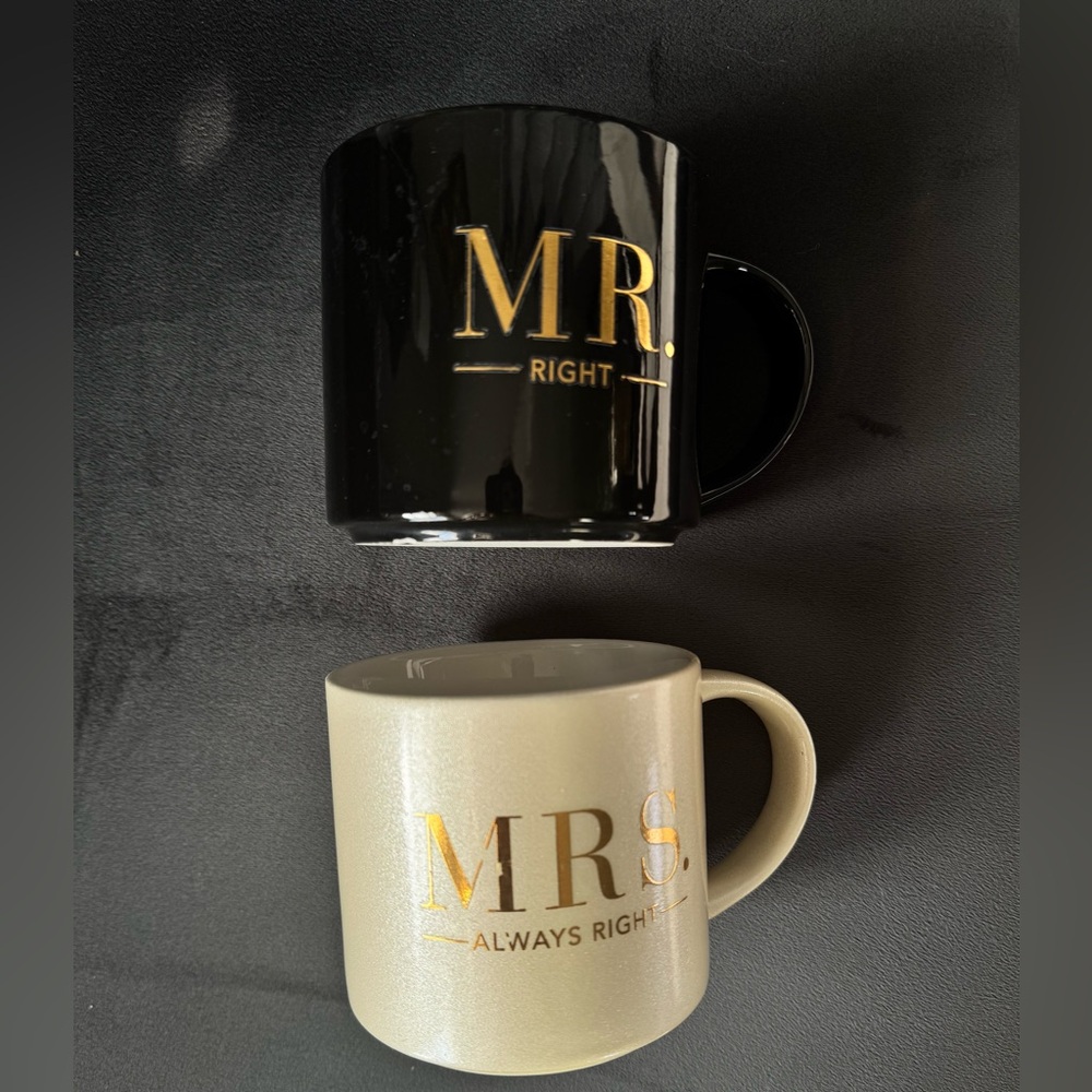 ⚠️ ICING MR and MRS Right Mug Set⚠️
